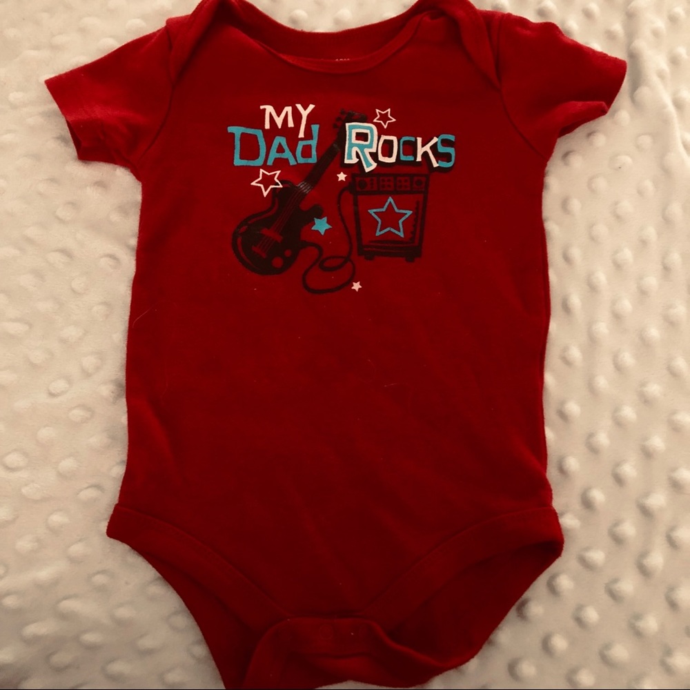 6/$15 🔹 12 M baby boy onesie